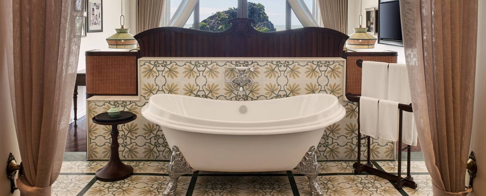 Deluxe-Room-MGALLERY-CAT-BA-207004-WEB-e1595229156756