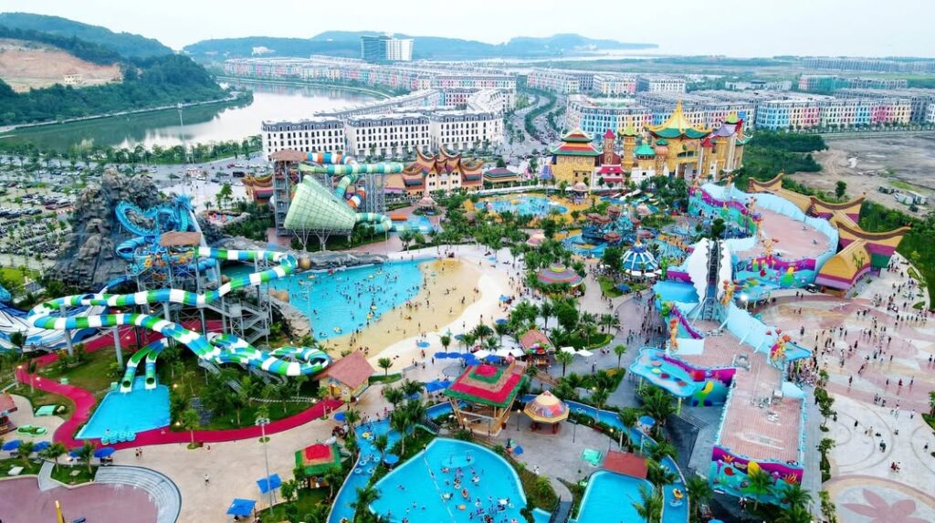 Review “Vũ trụ giải trí” quốc tế đầu tiên tại Đồ Sơn cho gia đình