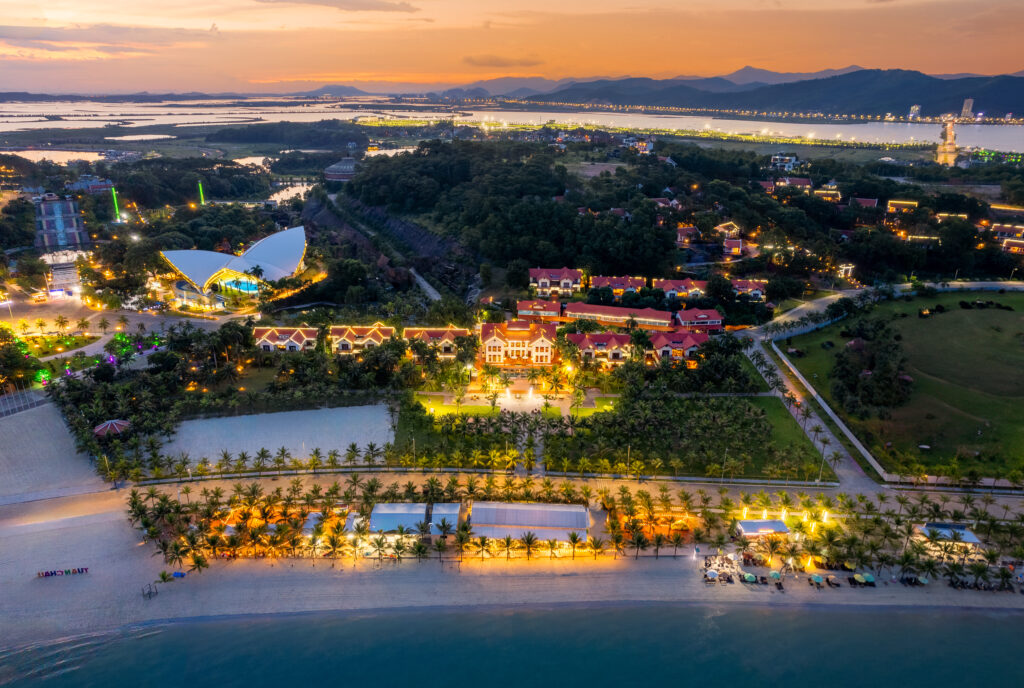 Các hạng phòng tại Tuần Châu Resort: Nên chọn biệt thự đồi thông hay phòng hướng biển?