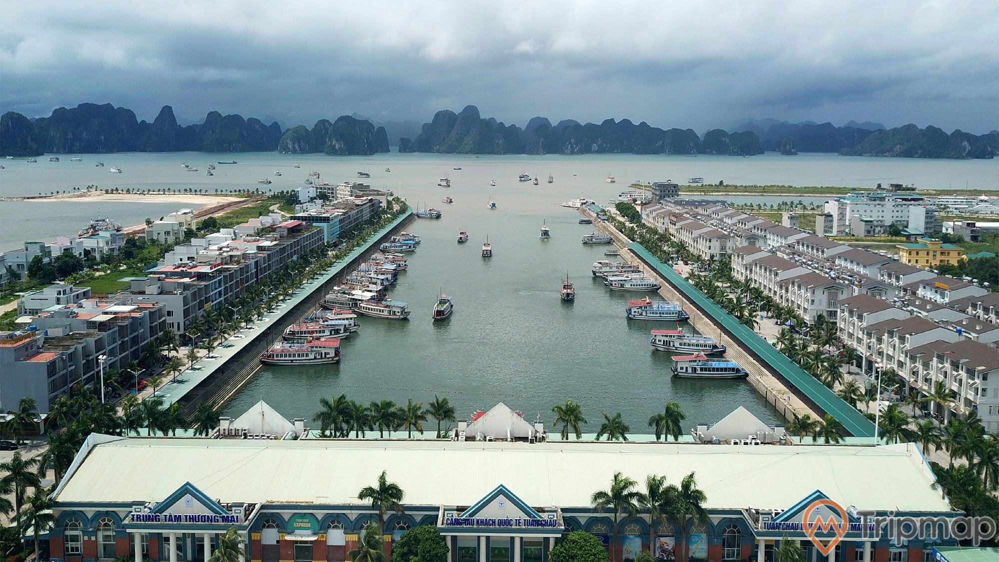 cang tau khach quoc te tuan chau