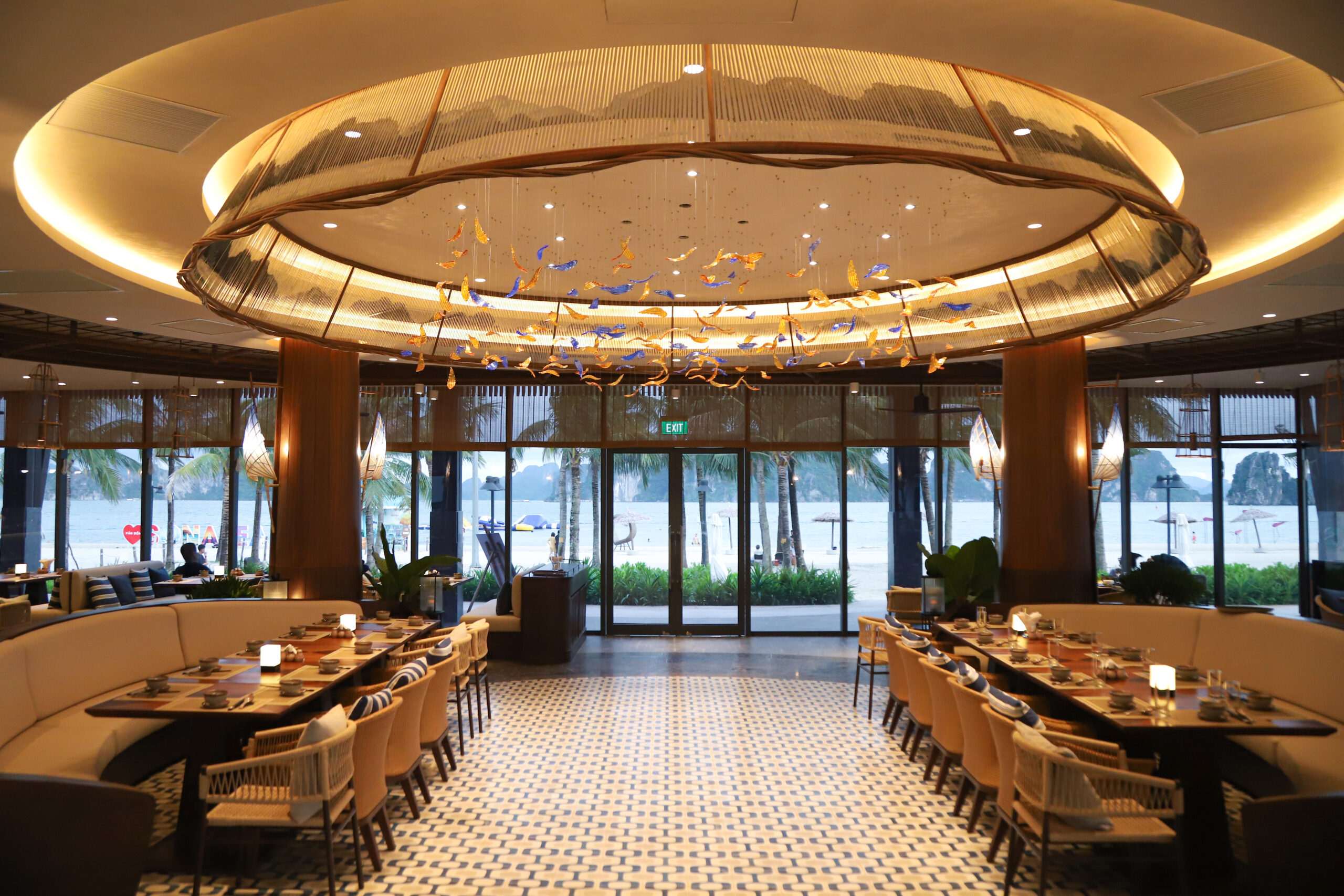 i600 Seafood Restaurant 3 2 scaled