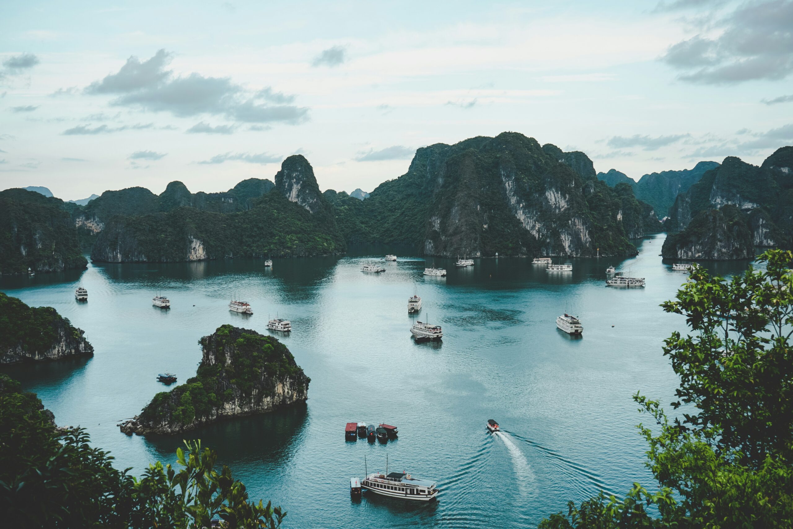 Du lịch Hạ Long với cảnh vịnh đẹp