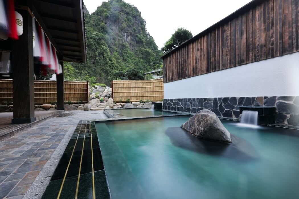 Giải mã dòng khoáng nóng "vàng" tại Yoko Onsen Quang Hanh: Liệu pháp trị liệu và chăm sóc sức khỏe chuẩn Nhật Bản 10 be ngam nuoc lanh