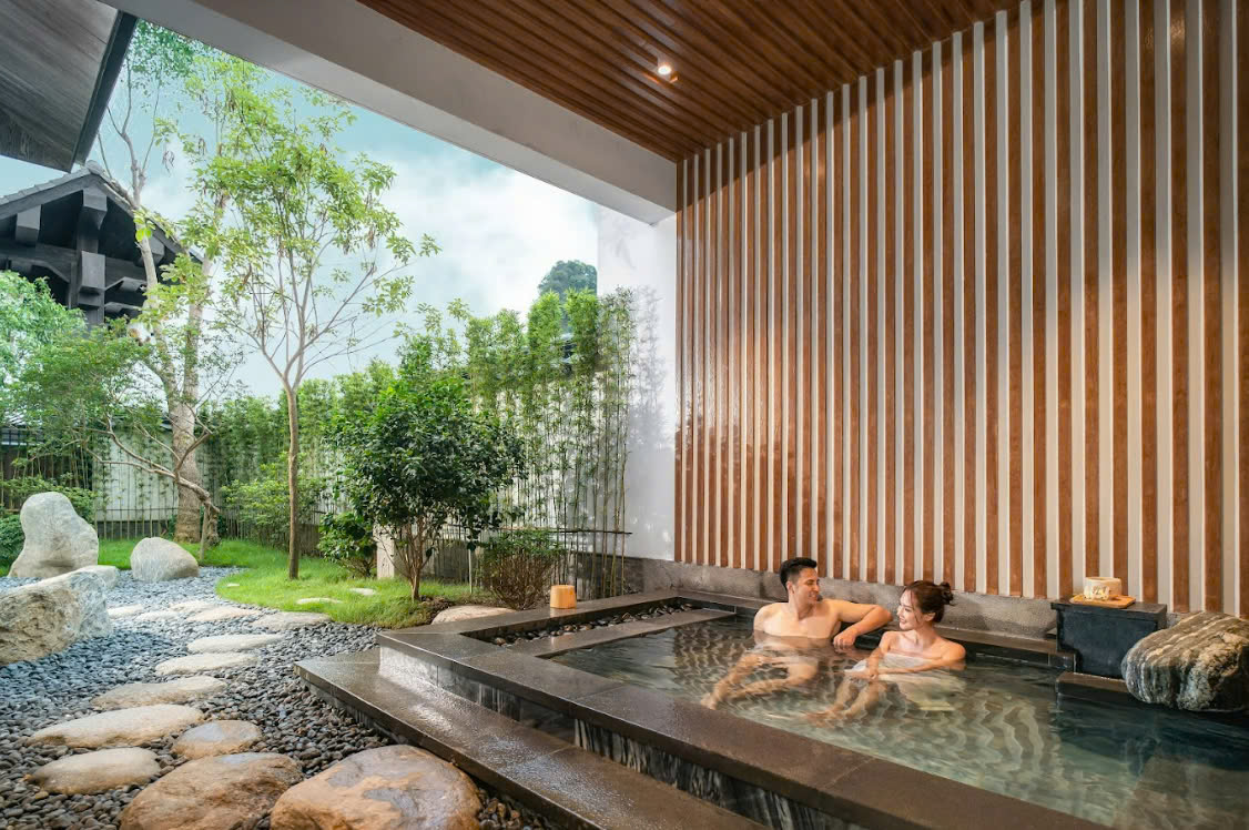 Giải mã dòng khoáng nóng "vàng" tại Yoko Onsen Quang Hanh: Liệu pháp trị liệu và chăm sóc sức khỏe chuẩn Nhật Bản 11 be suc