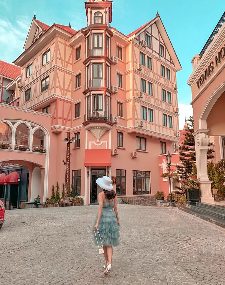 Top 5 góc check-in “ẩn mình” đậm chất quý tộc Châu Âu tại Venus Tam Đảo