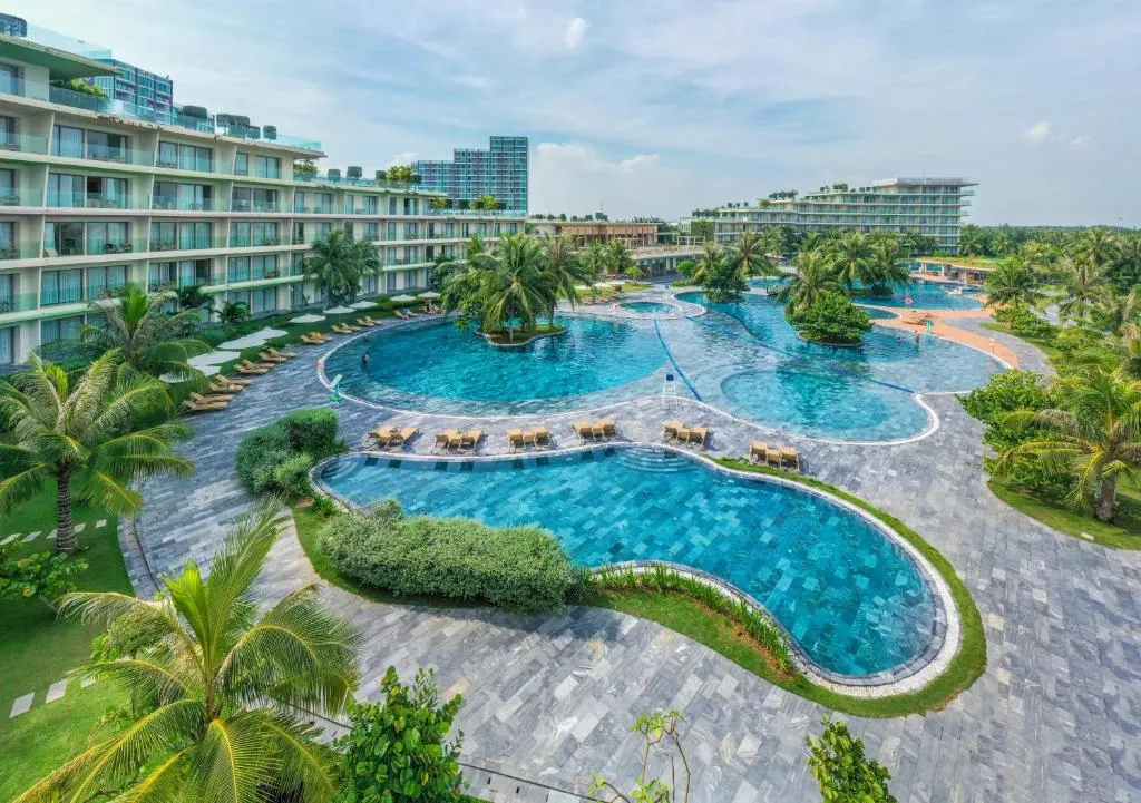 flc-luxury-resort-samson