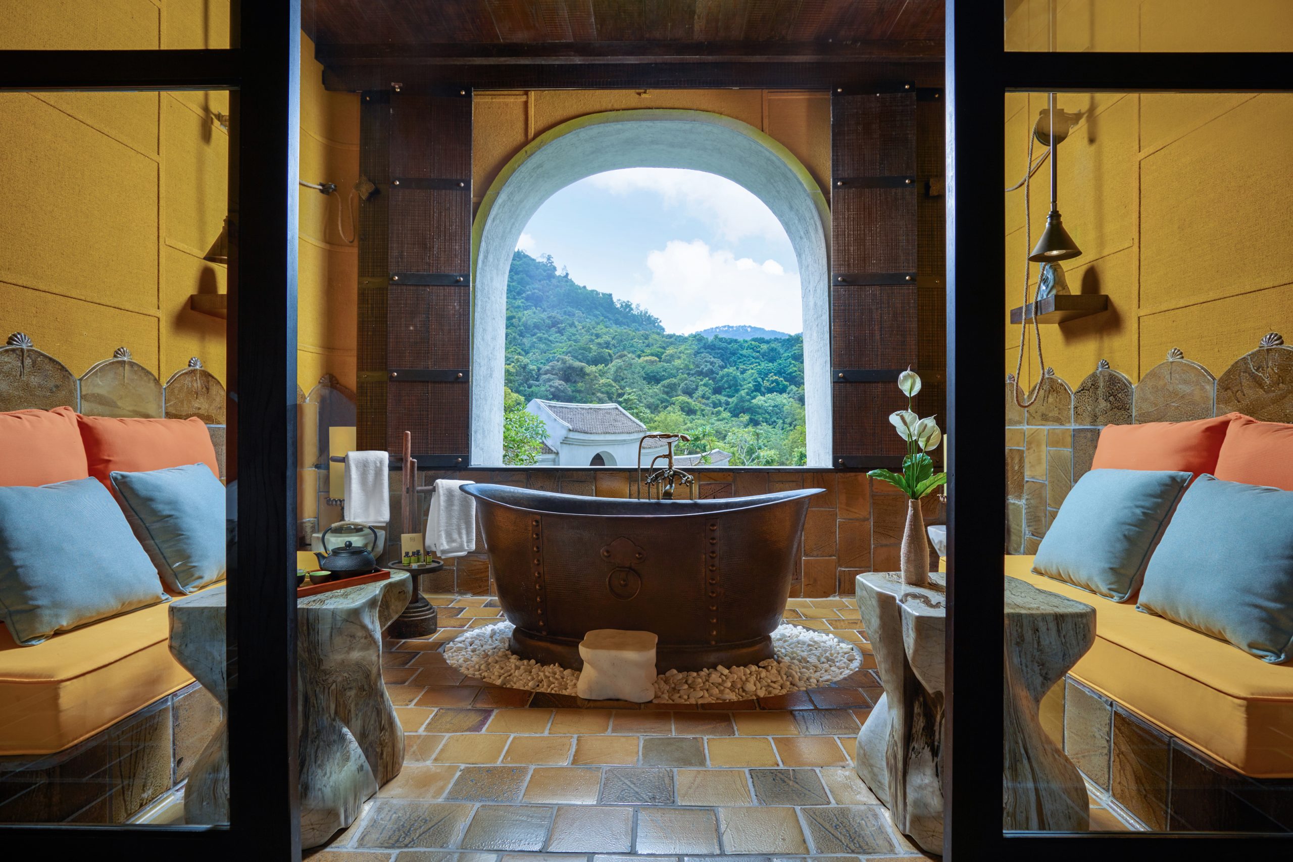 Review Chi Tiết Legacy Yên Tử MGallery - Kiệt tác 2000 tỷ đẹp nhất Việt Nam có gì 19 Junior Suite Bathtub