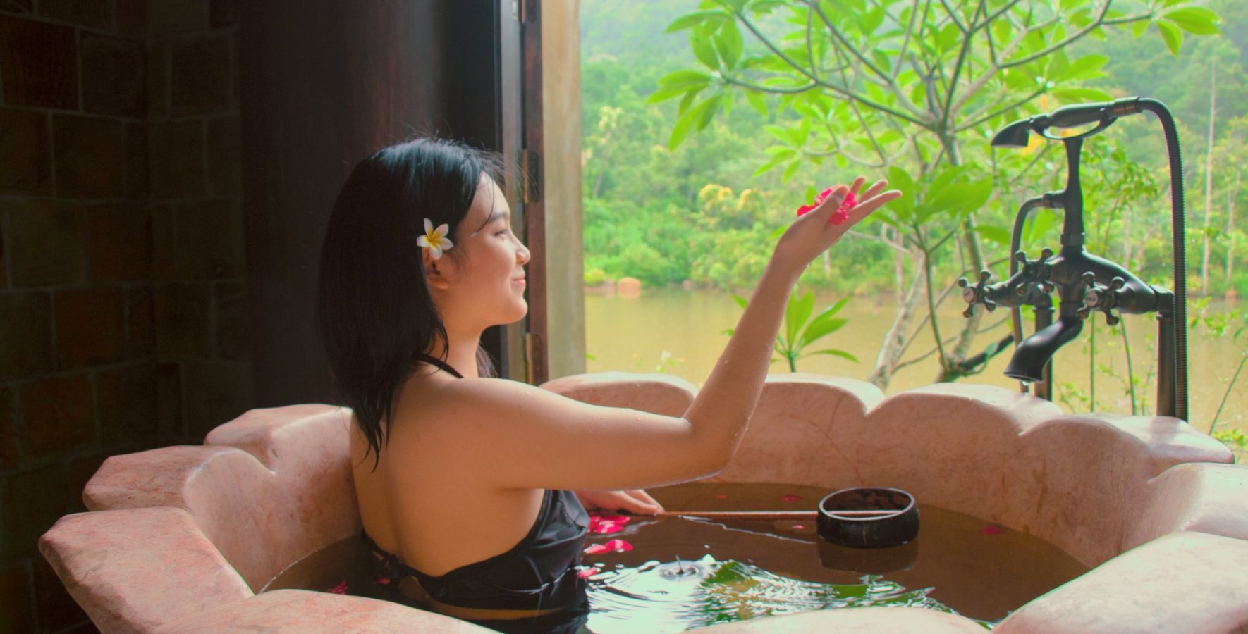NGAM BON THAO DUOC TAI AM TUE TINH