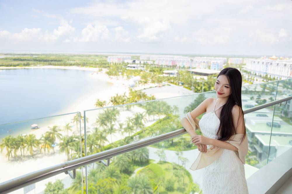 Kinh nghiệm săn ảnh nghệ thuật triệu like và sang chảnh tại các góc bọc kính kịch trần của Dream Dragon Resort 35 art 1334 resize20260511144039