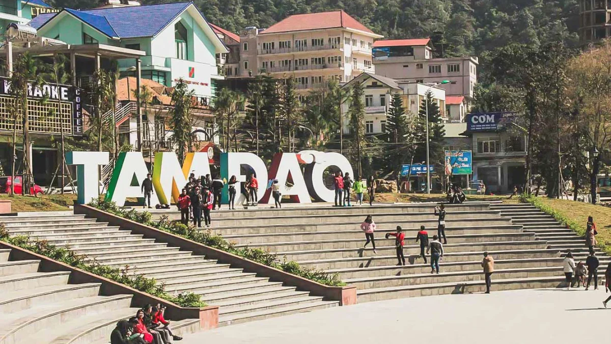 Khám phá các tọa độ ăn uống , vui chơi gần khách sạn Venus Tam Đảo 11 quang-truong-trung-tam-tam-dao