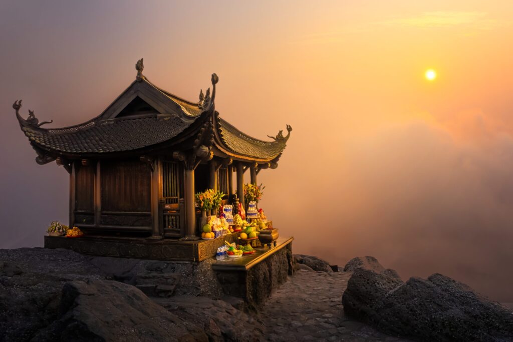 Legacy Yên Tử: Khám phá Top 5 điểm tham quan tâm linh & di sản không thể bỏ qua