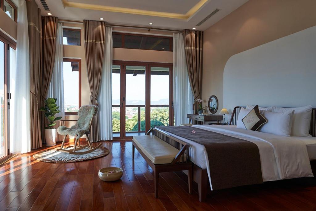 Review hệ thống bể bơi ngoài trời & phòng tập Gym hiện đại tại Senna Retreat 17 phong nghi